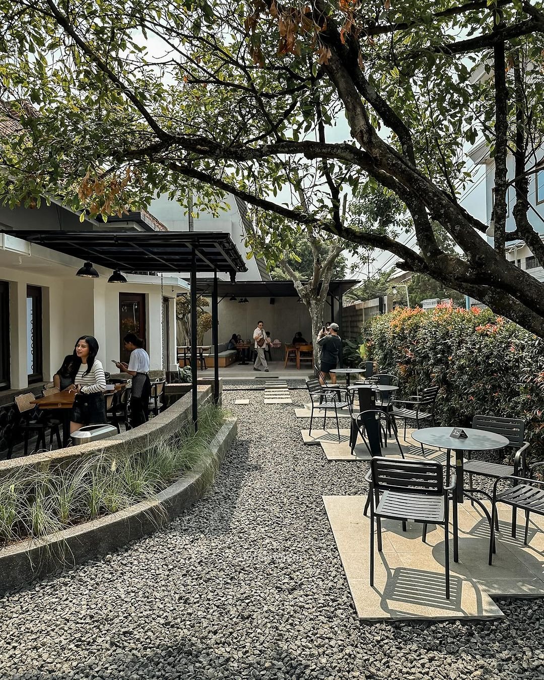 Interior Paragraph Coffee & Eatery